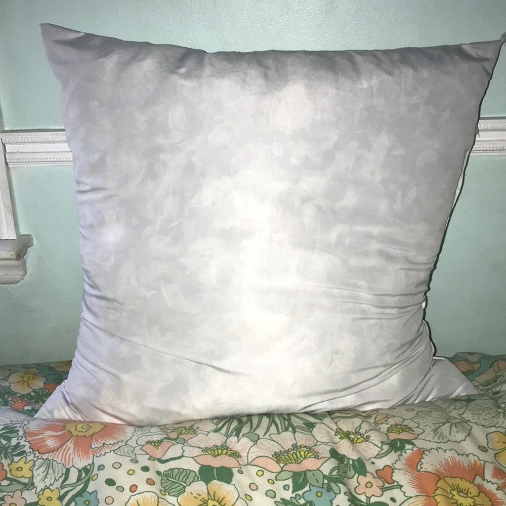 Feather filled square pillow FOR DORM